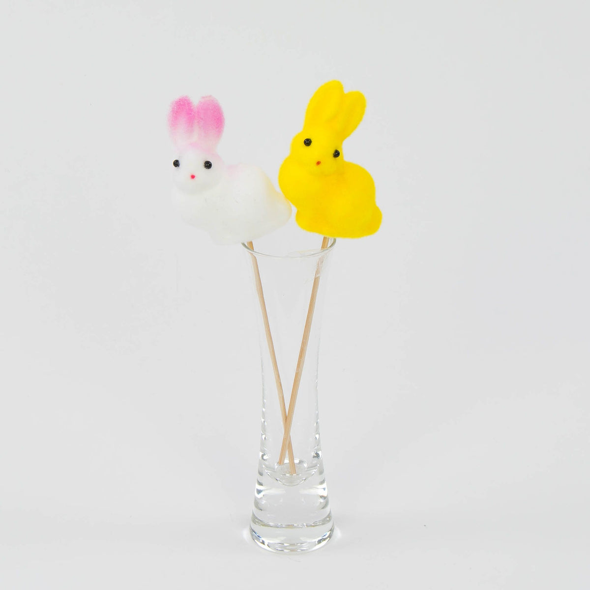 Valkoinen/keltainen pääsiäiskoriste, 7 cm, 6 kpl / pakkaus