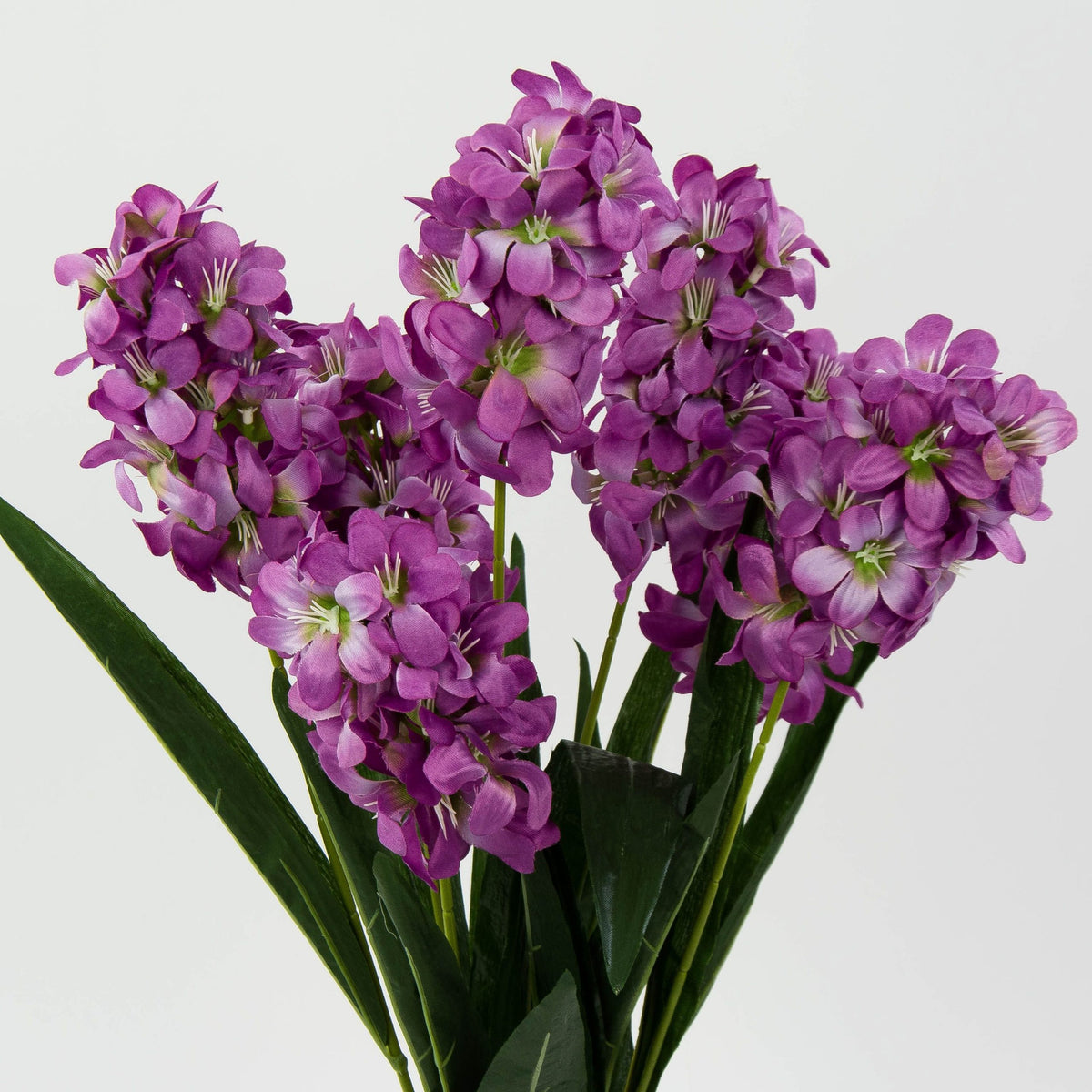 Violetti tekohyasintin kimppu