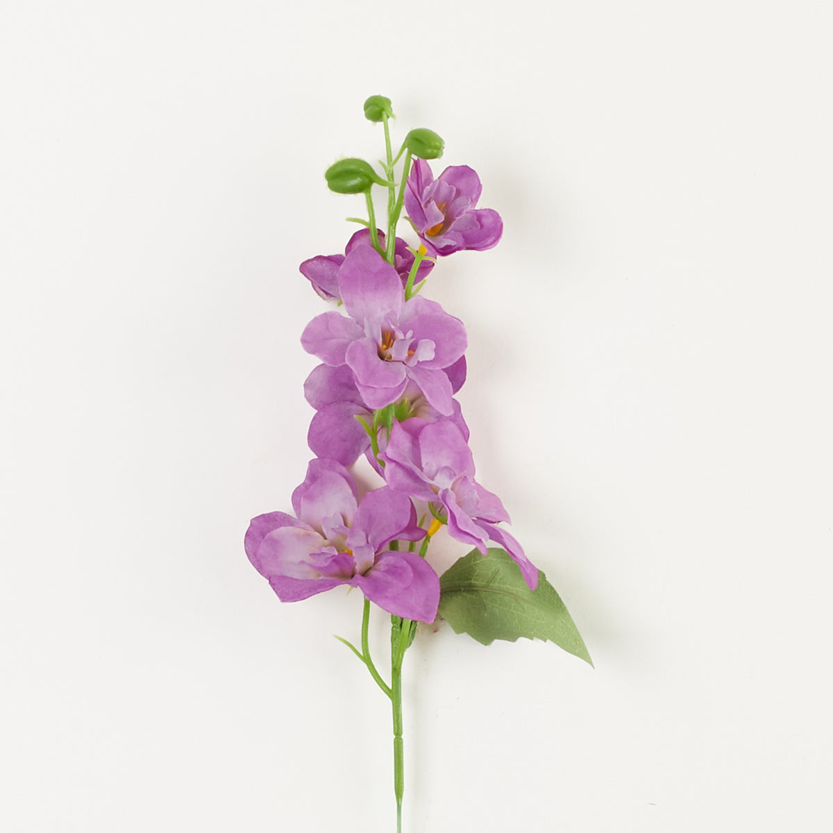 Violetti tekoruusun kukkavarsi