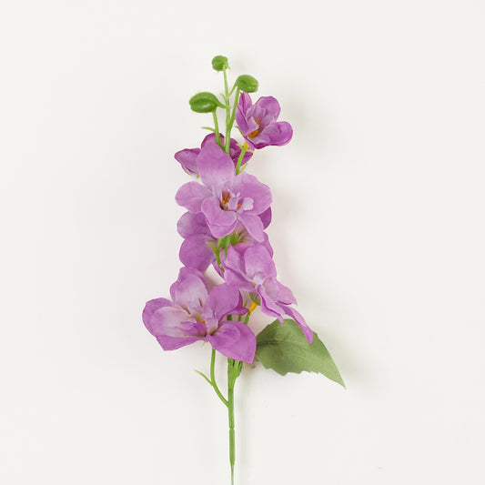 Violetti tekoruusun kukkavarsi