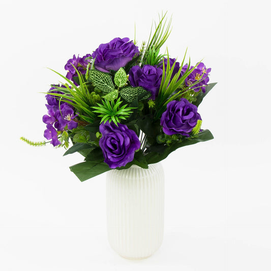 Violetti/violetti tekoruusun kimppu